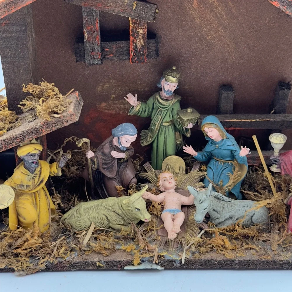 Vintage Italy Nativity Scene Wooden Stable‎ Moss Hand Painted crèche music box